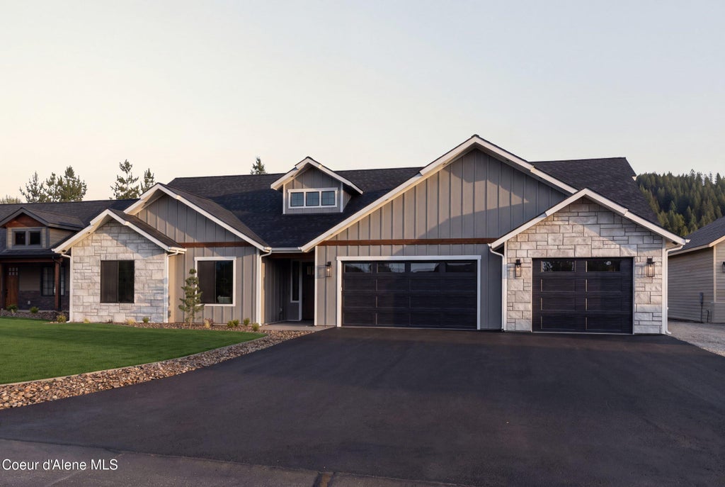 Photo of 27 Osprey Ln, Sandpoint, ID 83864 (MLS # 26-9975)