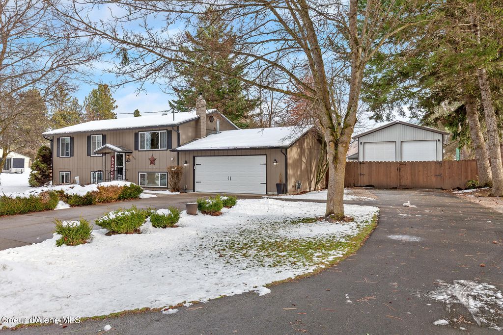 Photo of 7088 Colfax St, Dalton Gardens, ID 83815 (MLS # 26-341)