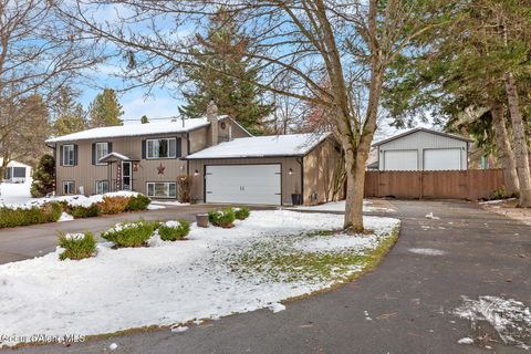 Photo of 7088 Colfax St, Dalton Gardens, ID 83815 (MLS # 26-341)