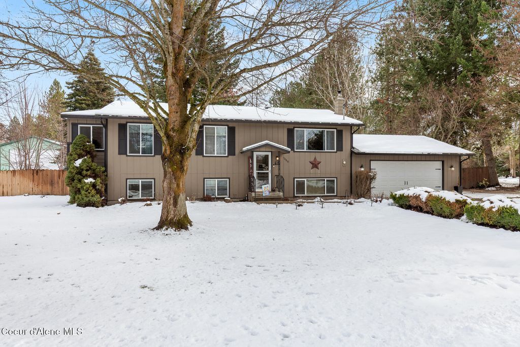 Photo of 7088 Colfax St, Dalton Gardens, ID 83815 (MLS # 26-341)