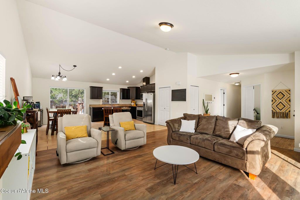 Photo of 102 Park Ln, Sandpoint, ID 83864 (MLS # 26-1160)