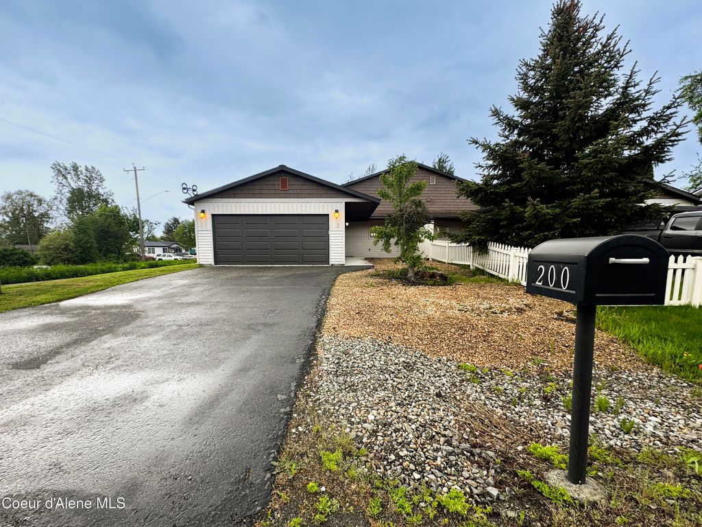 Photo of 200 Brittany Loop, Kootenai, ID 83840 (MLS # 26-5364)