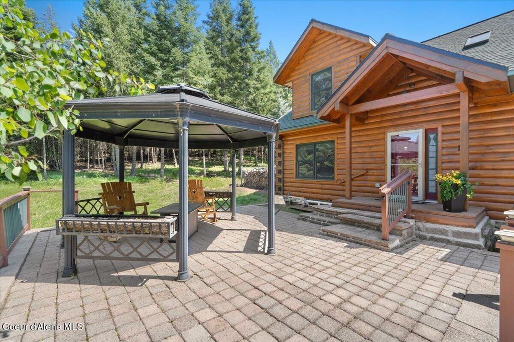 Photo of 13764 Ridgeview Dr, Harrison, ID 83833 (MLS # 26-4710)
