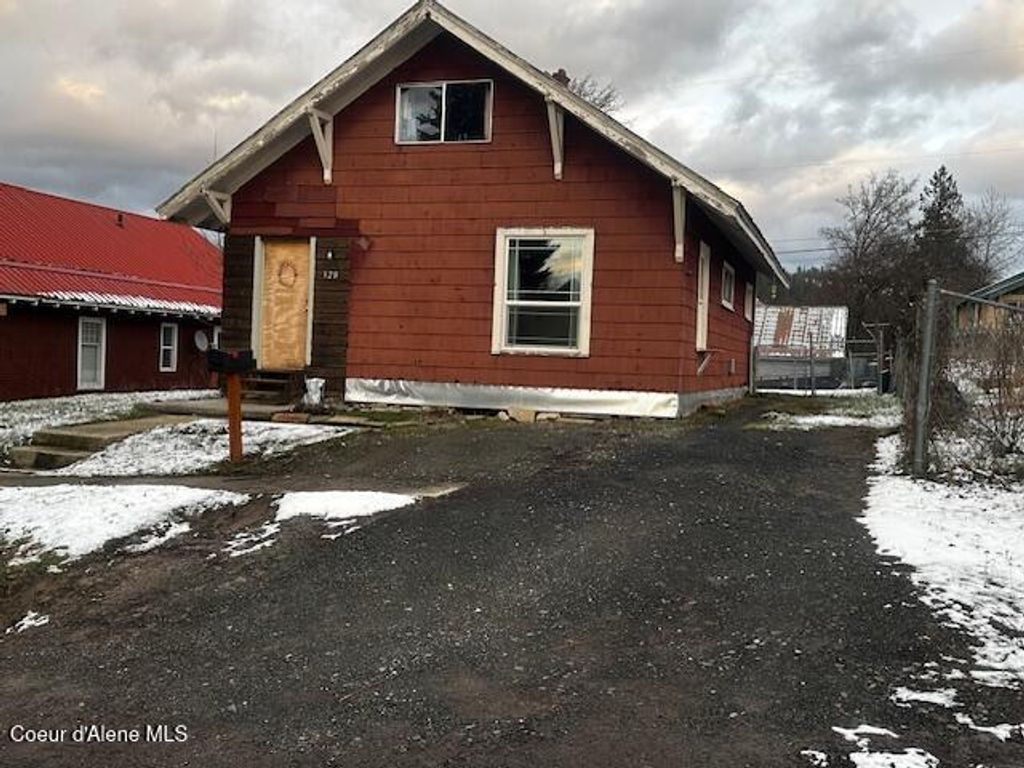 Photo of 328 7th St, St. Maries, ID 83861 (MLS # 26-289)