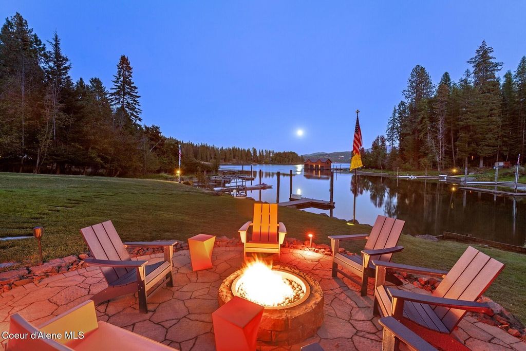 Photo of 2982 Everwell Bay Ln, Coeur dAlene, ID 83814 (MLS # 25-10392)