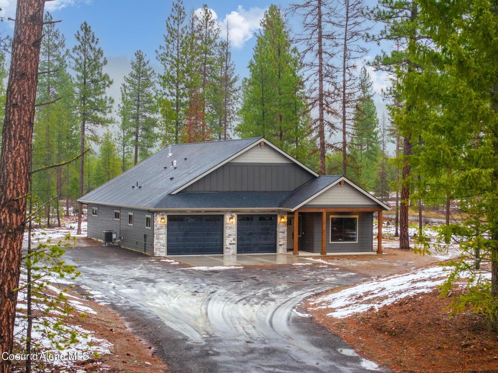 Photo of 53 WALLACE Ln, Blanchard, ID 83804 (MLS # 25-7133)