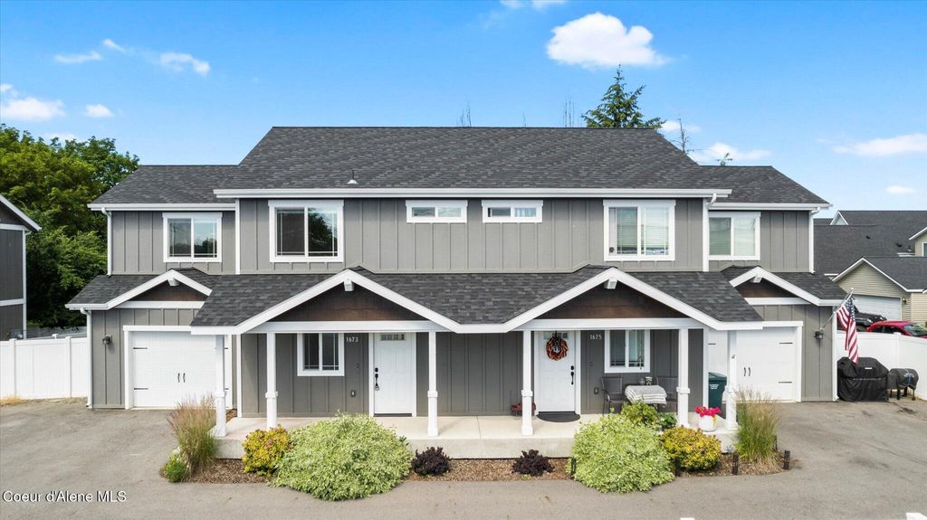 Photo of 1673 HORSEHAVEN Ave, Post Falls, ID 83854 (MLS # 25-7831)