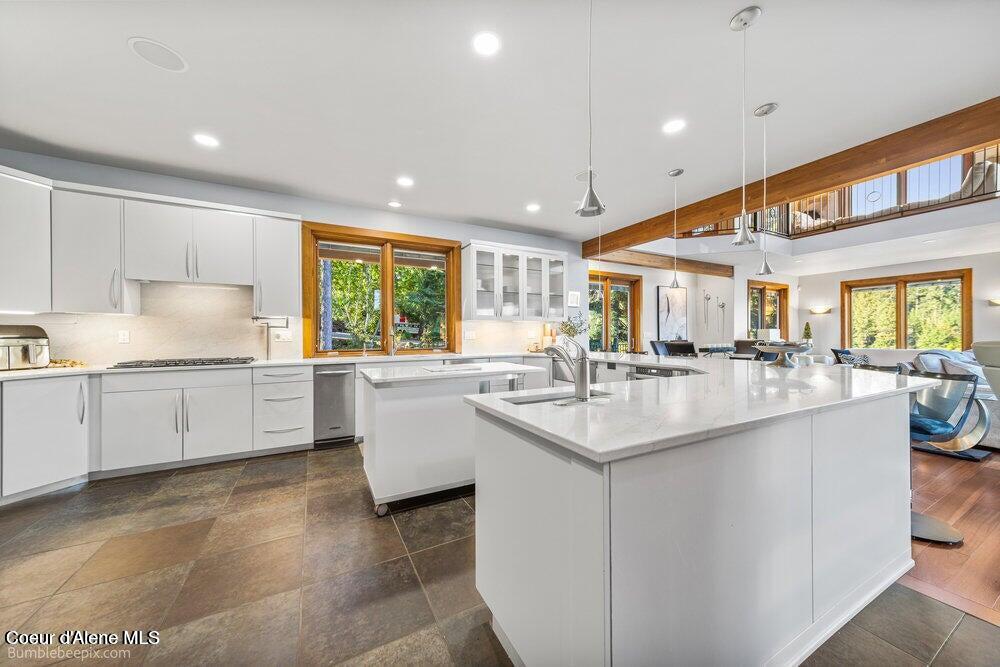 8817 Riverview