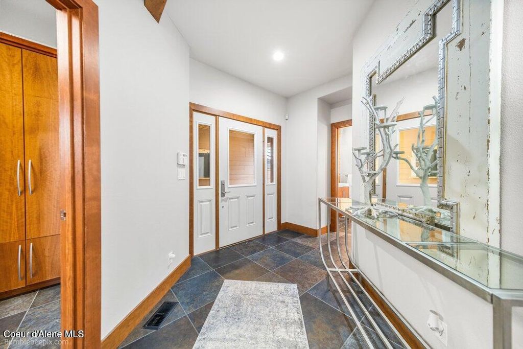 Photo of 8817 Riverview Dr, Coeur dAlene, ID 83814 (MLS # 26-3394)