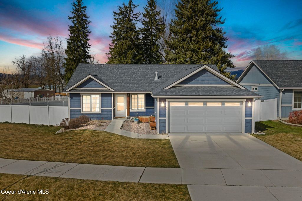 Photo of 368 TENNESSEE Ave, Post Falls, ID 83854 (MLS # 26-2167)