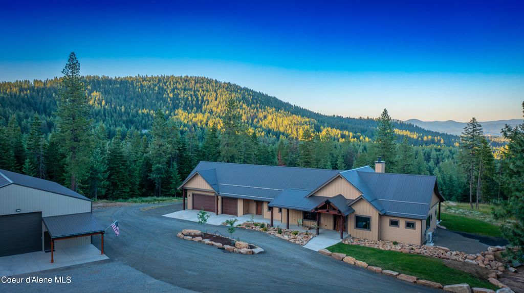 Photo of 9057 BENTON Way, Coeur dAlene, ID 83814 (MLS # 25-5504)