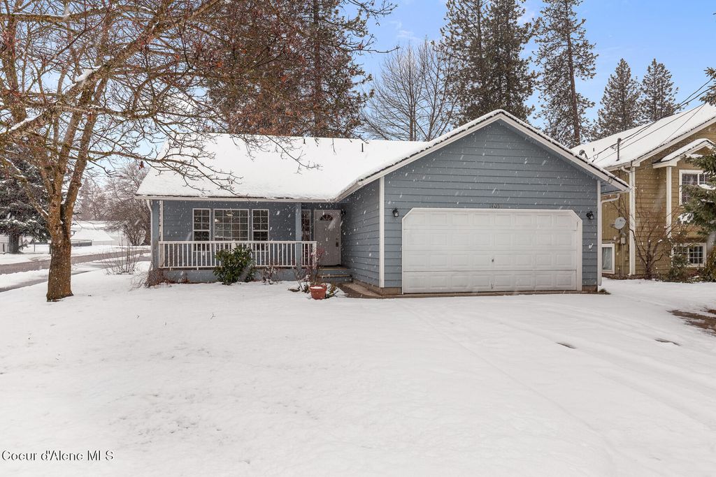 Photo of 1405 12th St, Coeur dAlene, ID 83814 (MLS # 26-2288)