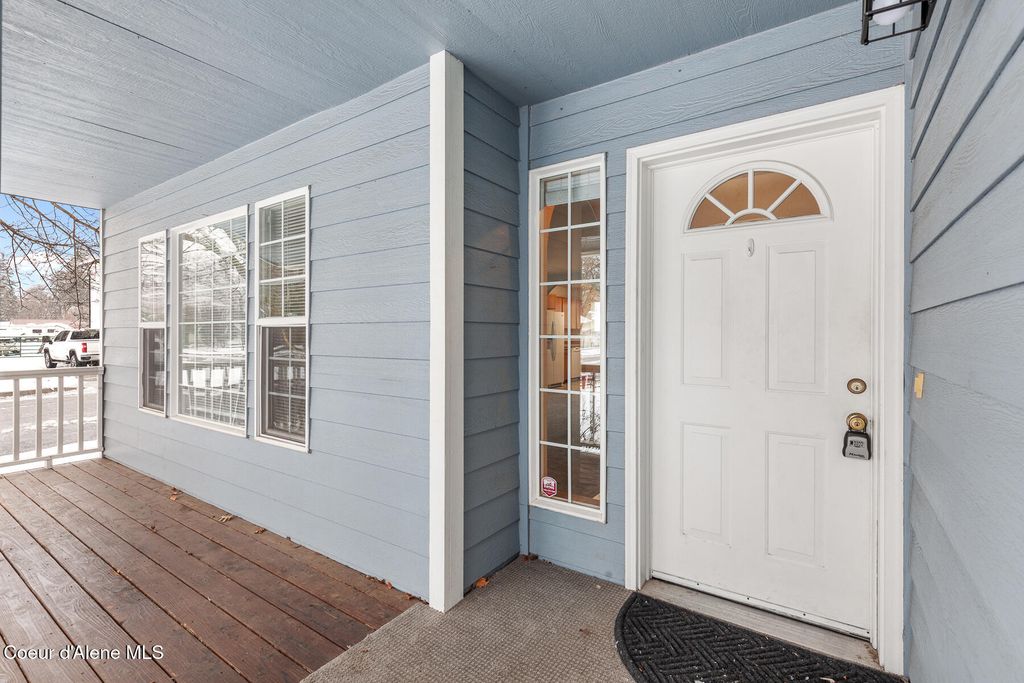 Photo of 1405 12th St, Coeur dAlene, ID 83814 (MLS # 26-2288)