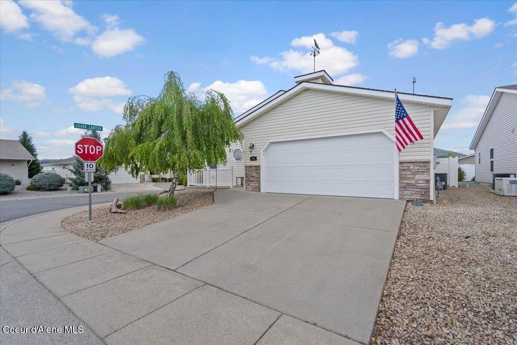 Photo of 8759 Zion St, Rathdrum, ID 83858 (MLS # 26-4229)