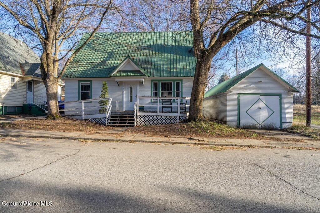 Photo of 612 2nd, Coeur dAlene, ID 83814 (MLS # 26-1300)