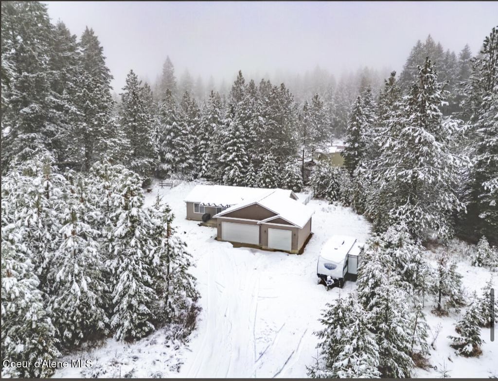 Photo of 4922 CHARLIES Pl, Rathdrum, ID 83858 (MLS # 25-11401)