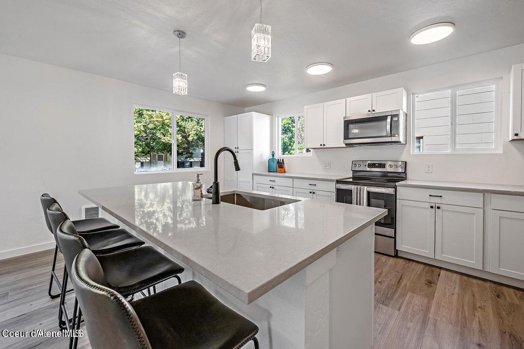 Photo of 202 18TH St, Coeur dAlene, ID 83814 (MLS # 25-11520)