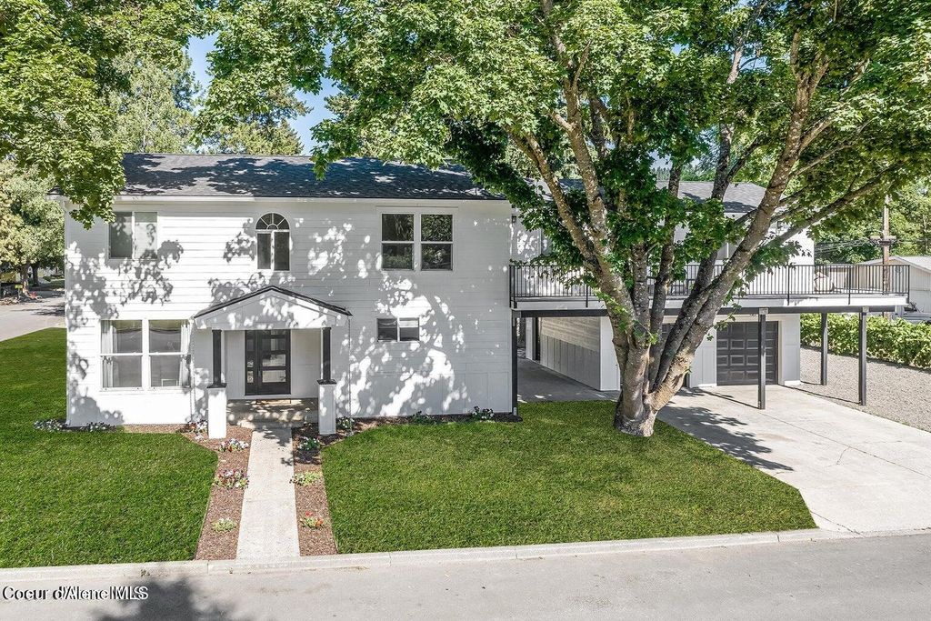 Photo of 202 18TH St, Coeur dAlene, ID 83814 (MLS # 25-11243)