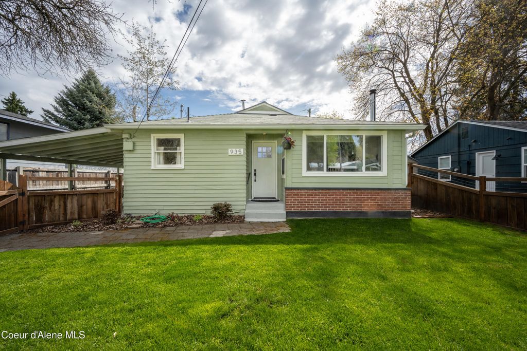 Photo of 935 12th St, Coeur dAlene, ID 83814 (MLS # 26-4076)