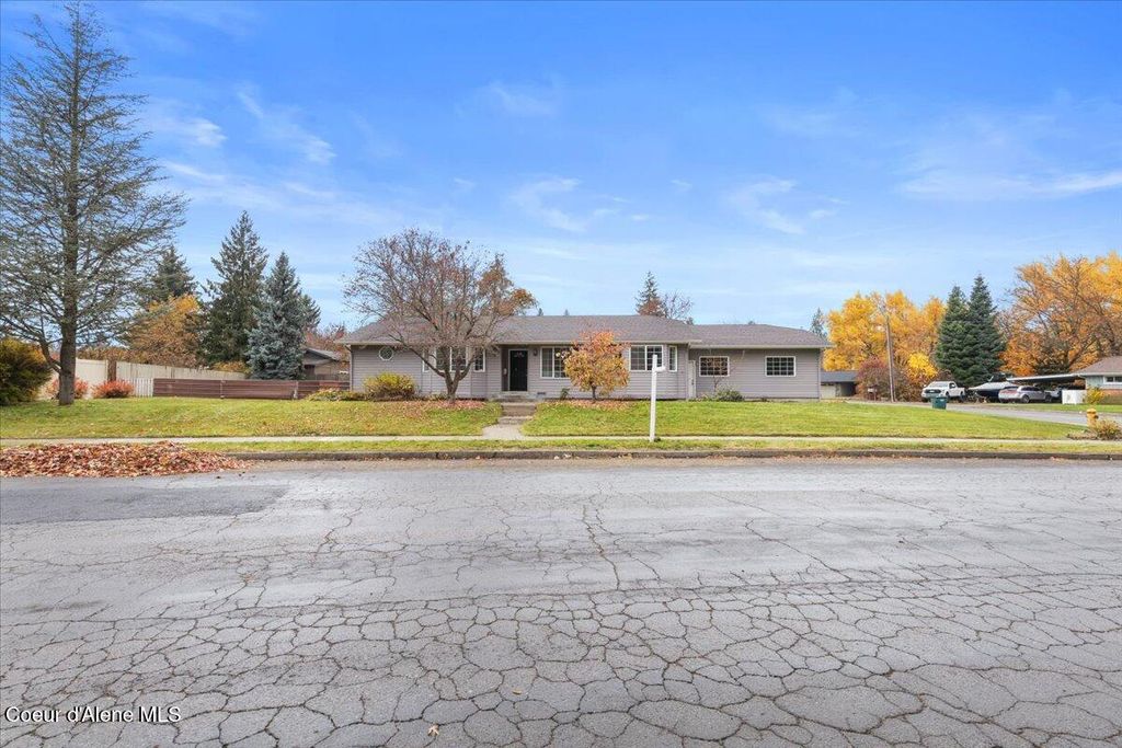 Photo of 3088 FAIRWAY, Coeur dAlene, ID 83815 (MLS # 25-11009)