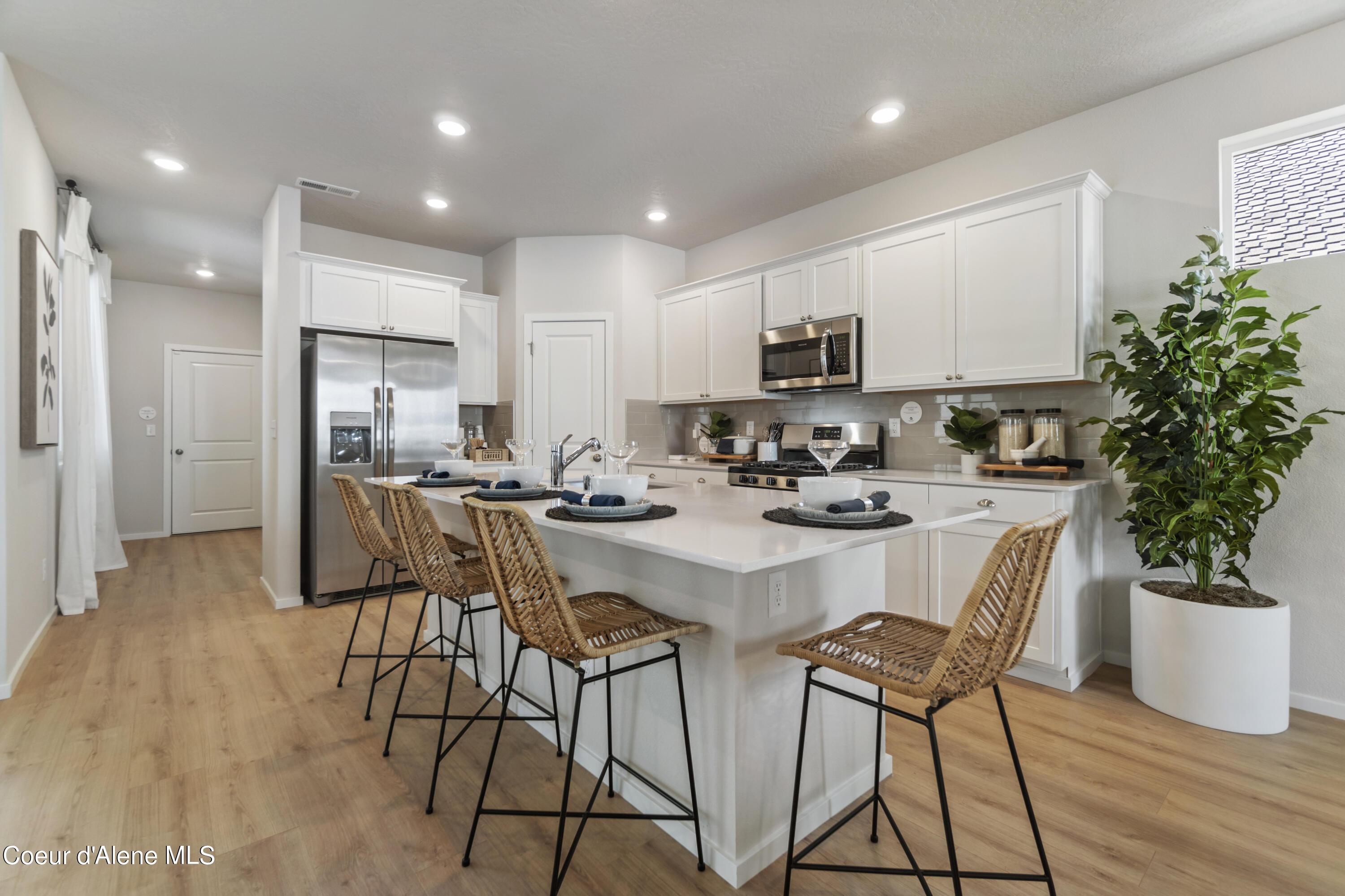 Hayden, Idaho 83835, United States, 4 Bedrooms Bedrooms, ,3 BathroomsBathrooms,Residential,Pending,55193