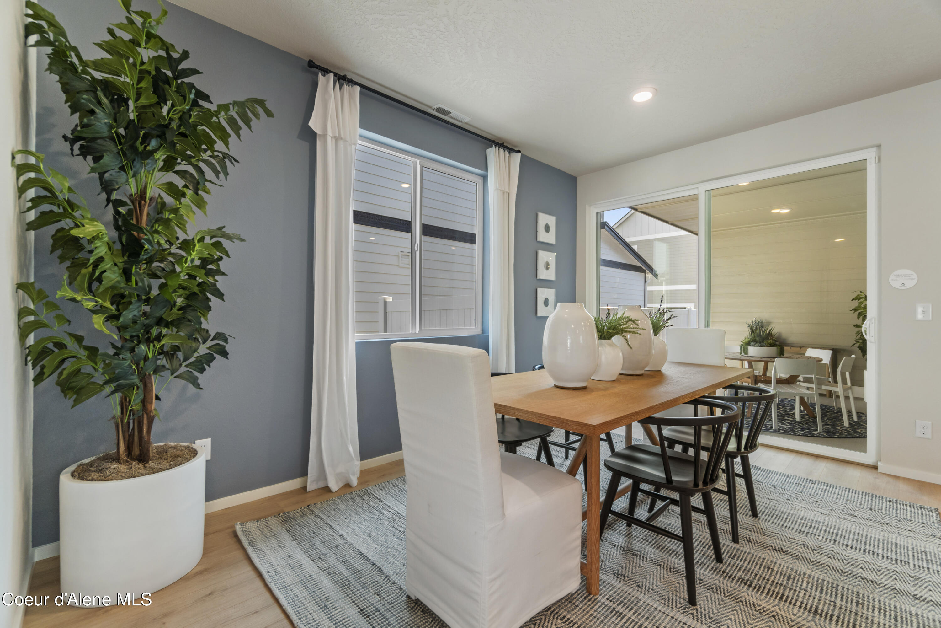 Hayden, Idaho 83835, United States, 4 Bedrooms Bedrooms, ,3 BathroomsBathrooms,Residential,Pending,55193