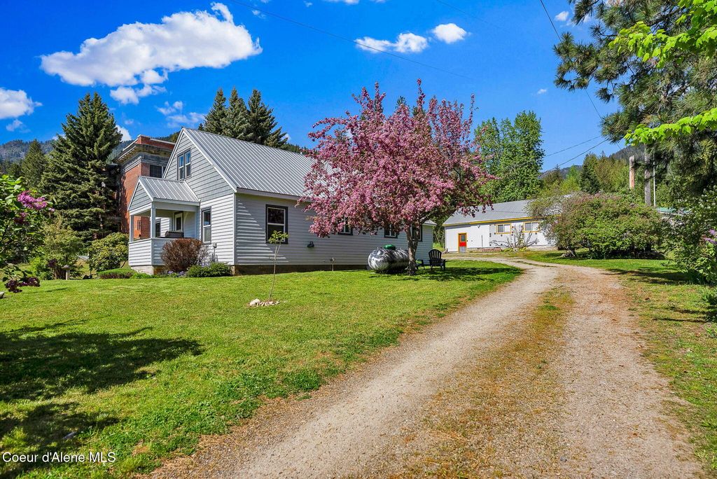 Photo of 71 Maple St, Moyie Springs, ID 83845 (MLS # 26-4756)