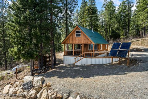 Photo of 595 Snowcat Ln, Bonners Ferry, ID 83805 (MLS # 26-3312)
