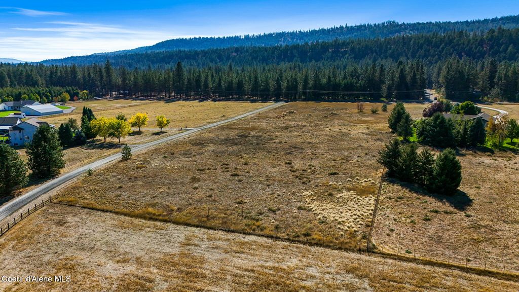 Photo of xxxx Lake Terrace Terrace, Nine Mile, WA 99026 (MLS # 25-9952)