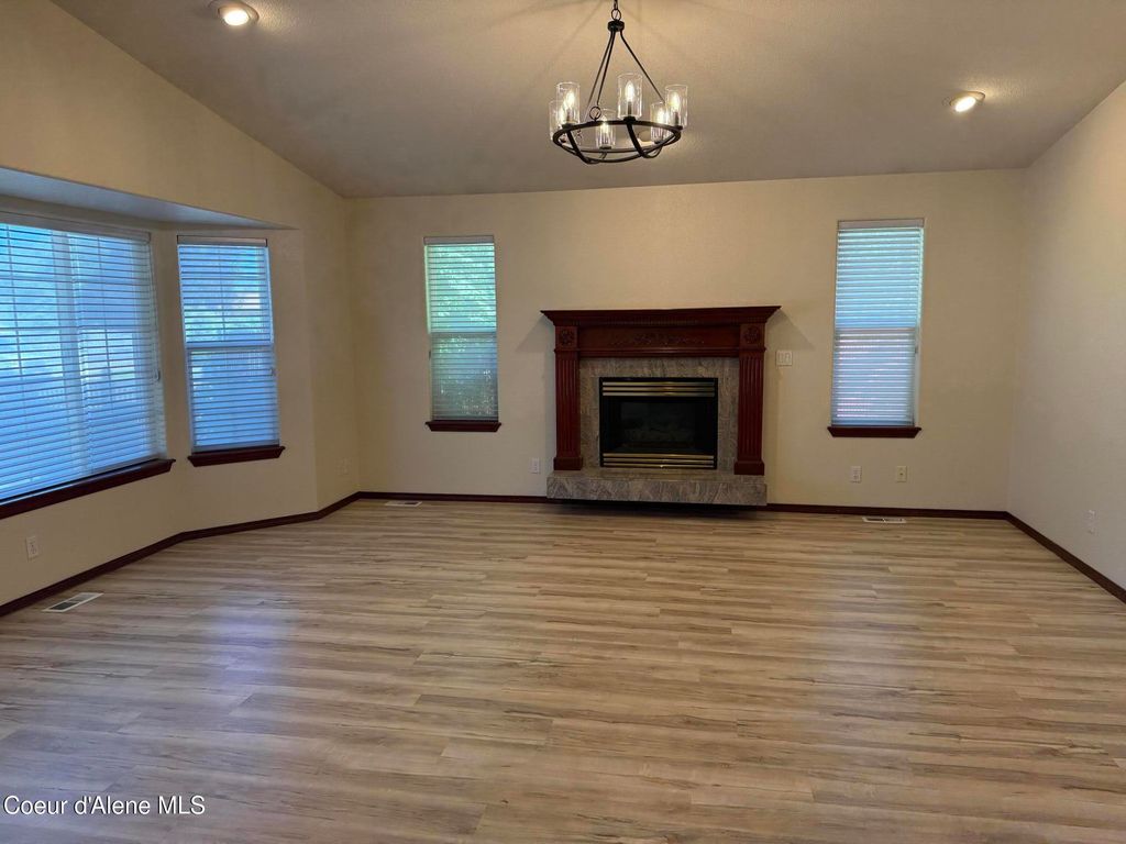 Photo of 6344 COLFAX St, Dalton Gardens, ID 83815 (MLS # 25-7937)
