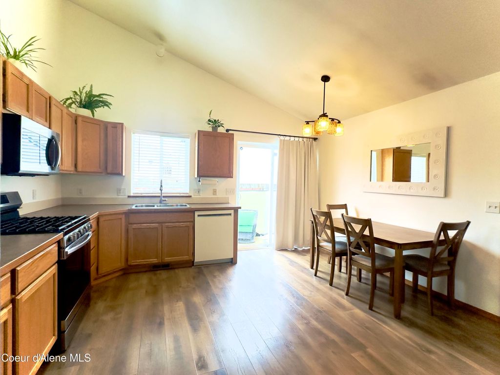 Photo of 3725 Beehive St, Coeur dAlene, ID 83815 (MLS # 26-2650)