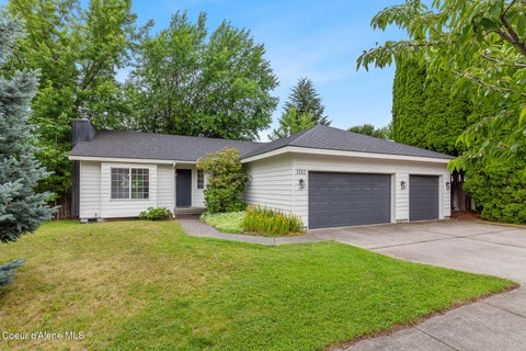 Photo of 1312 Westminster AVE, Coeur dAlene, ID 83815 (MLS # 26-6740)