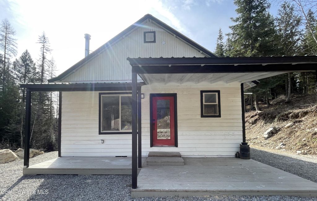 Photo of 38 Forest Dr, Moyie Springs, ID 83845 (MLS # 26-3597)