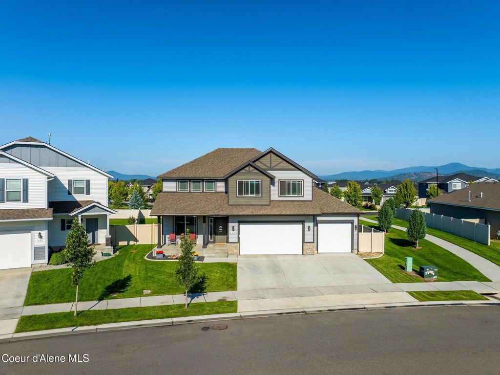 Photo of 1622 MINAM Loop, Post Falls, ID 83854 (MLS # 25-11135)