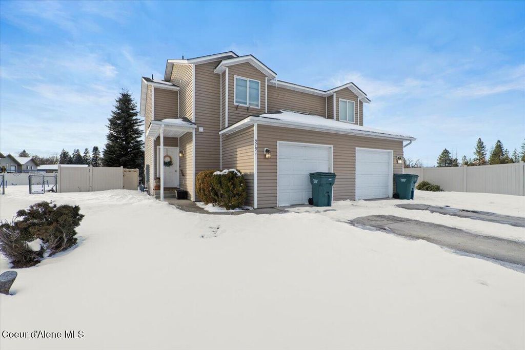 Photo of 9791/9793 N EILEEN COURT, Hayden, ID 83835 (MLS # 25-1303)