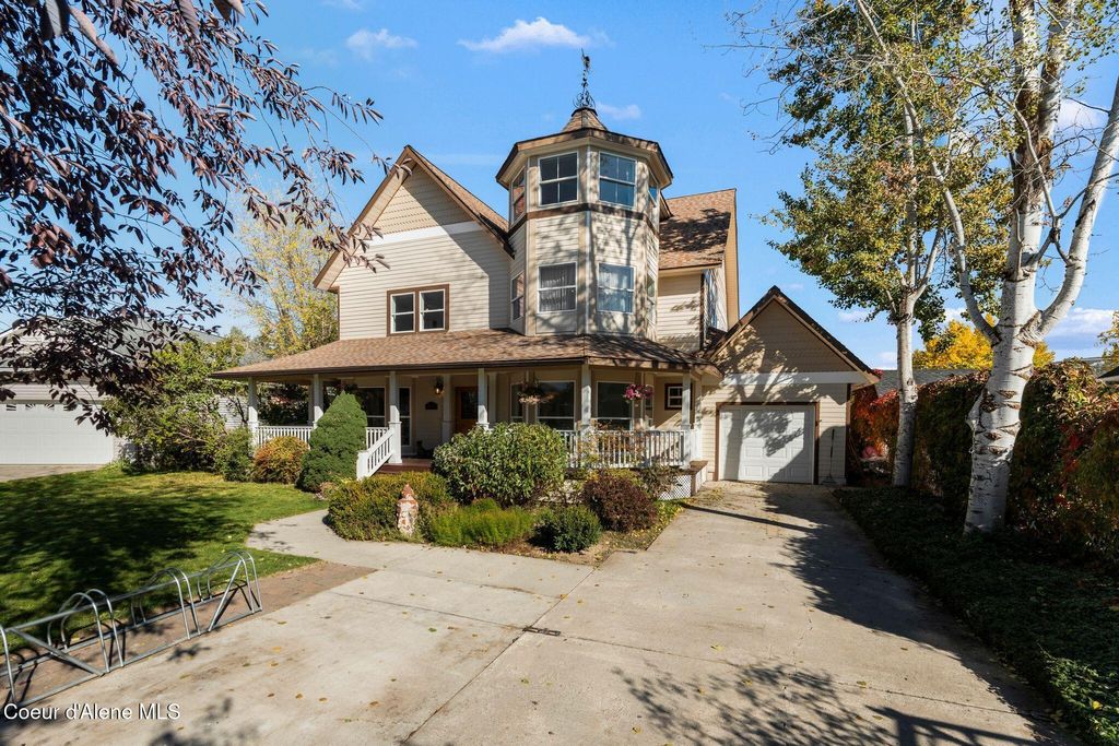 Photo of 1406 JR Court Court, Sandpoint, ID 83864 (MLS # 25-10248)