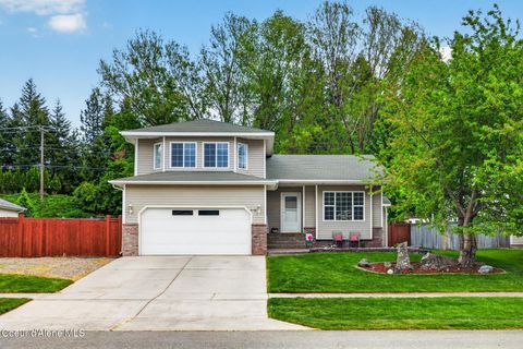 Homes For Sale - 9158 Castle Way<br/> Hayden, ID 83835
