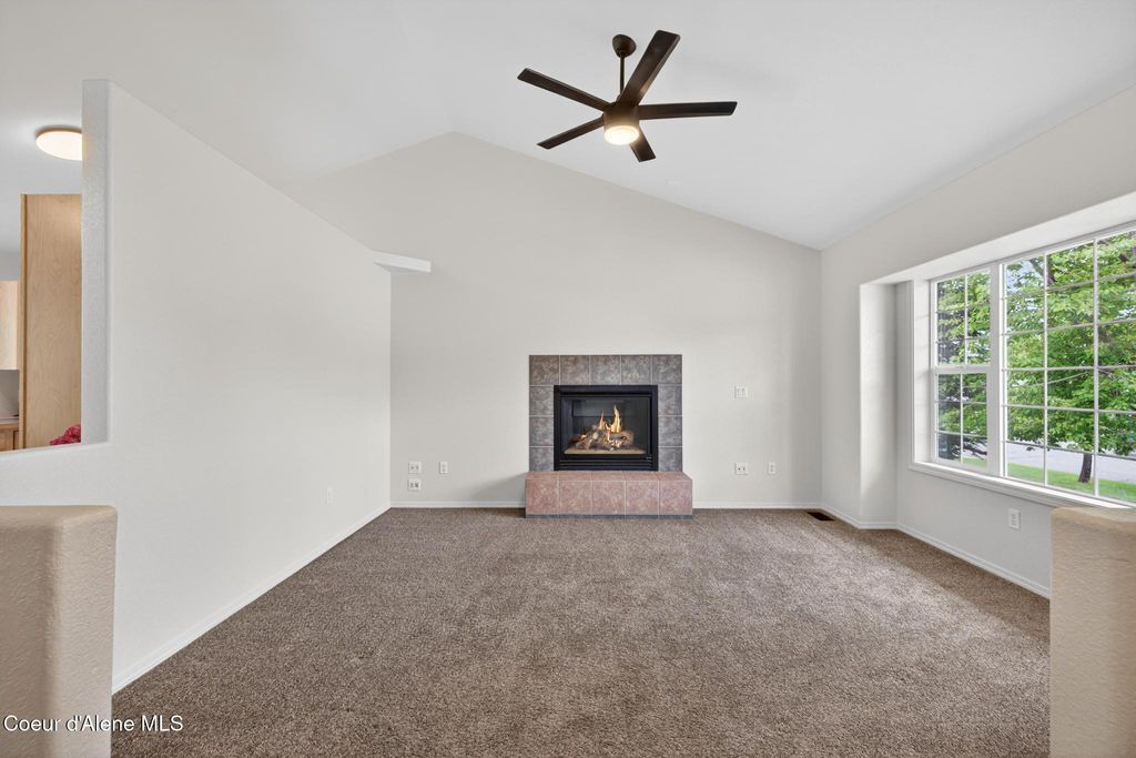 Photo of 9158 CASTLE WAY, Hayden, ID 83835 (MLS # 26-5198)