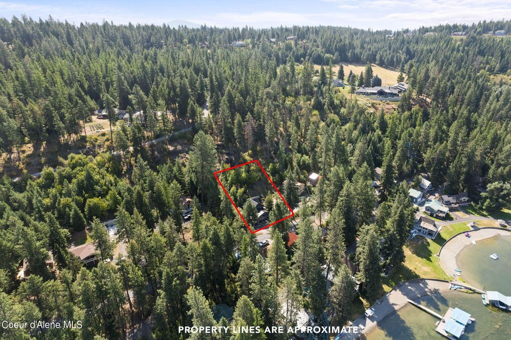 Photo of 1044 Kidd Island Island, Coeur dAlene, ID 83814 (MLS # 26-5104)