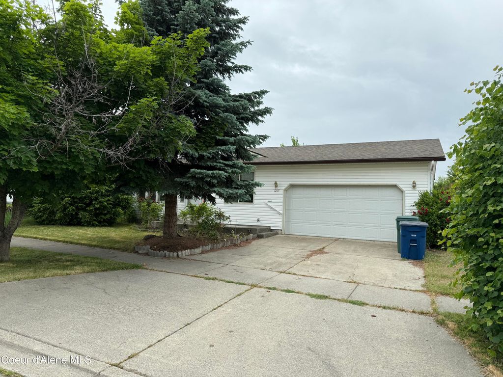 Photo of 1265 Stockman AVE, Post Falls, ID 83854 (MLS # 26-5546)