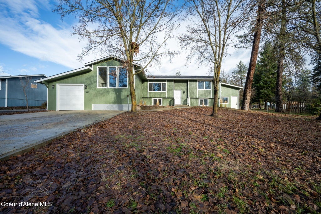 Photo of 11448 Meadowview Ln, Nine Mile, WA 99026 (MLS # 26-10460)