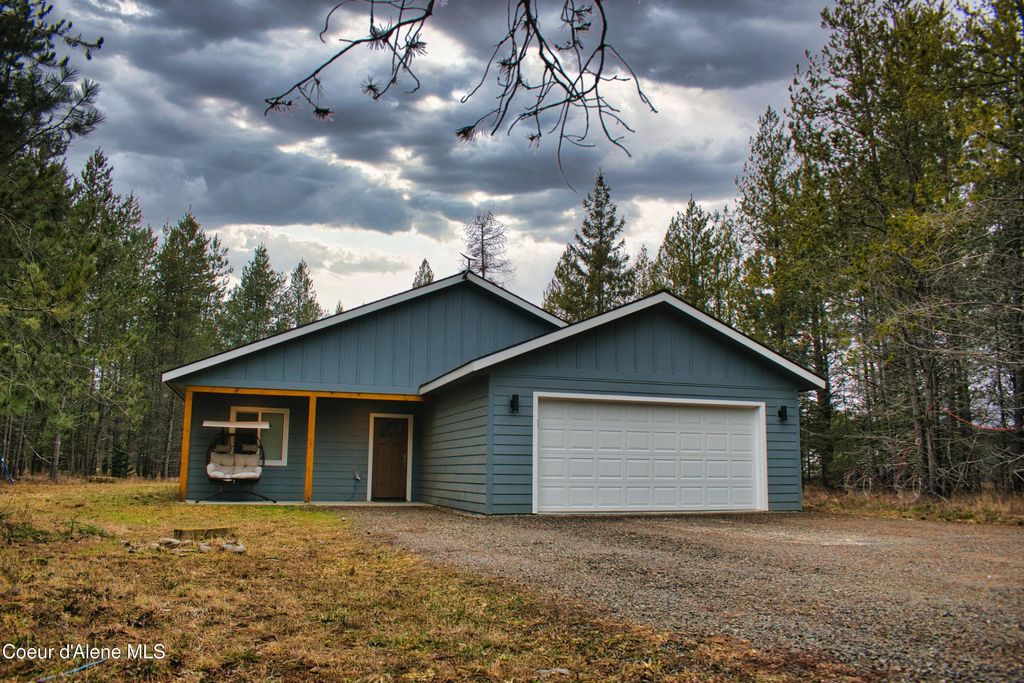 Photo of 389 Hardy Loop, Bonners Ferry, ID 83805 (MLS # 26-1012)