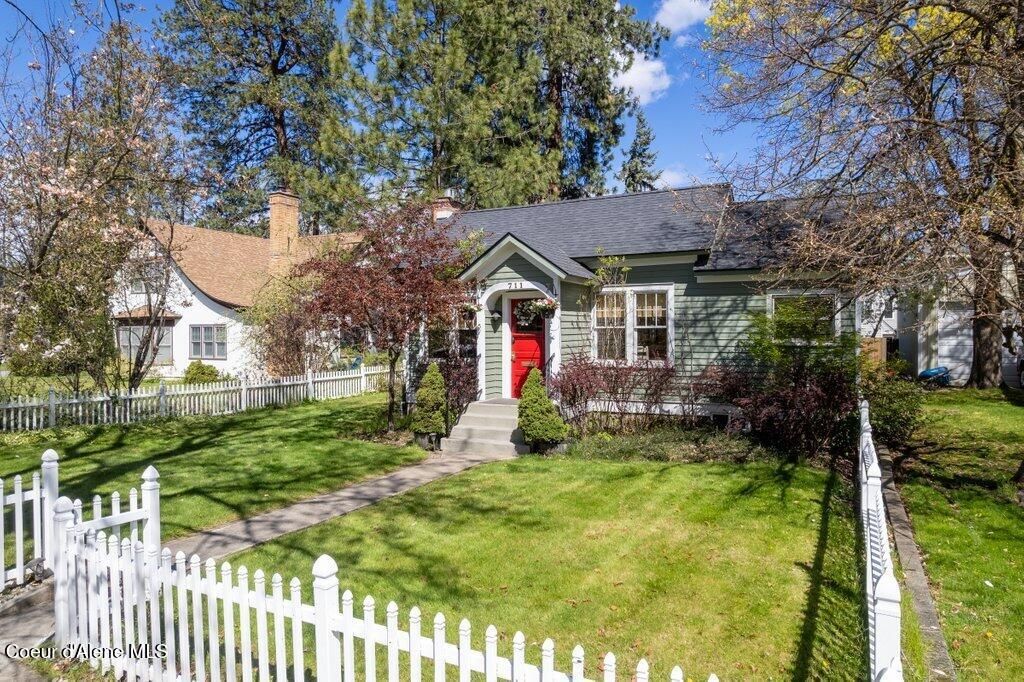 Photo of 711 Empire Ave, Coeur dAlene, ID 83814 (MLS # 26-4023)