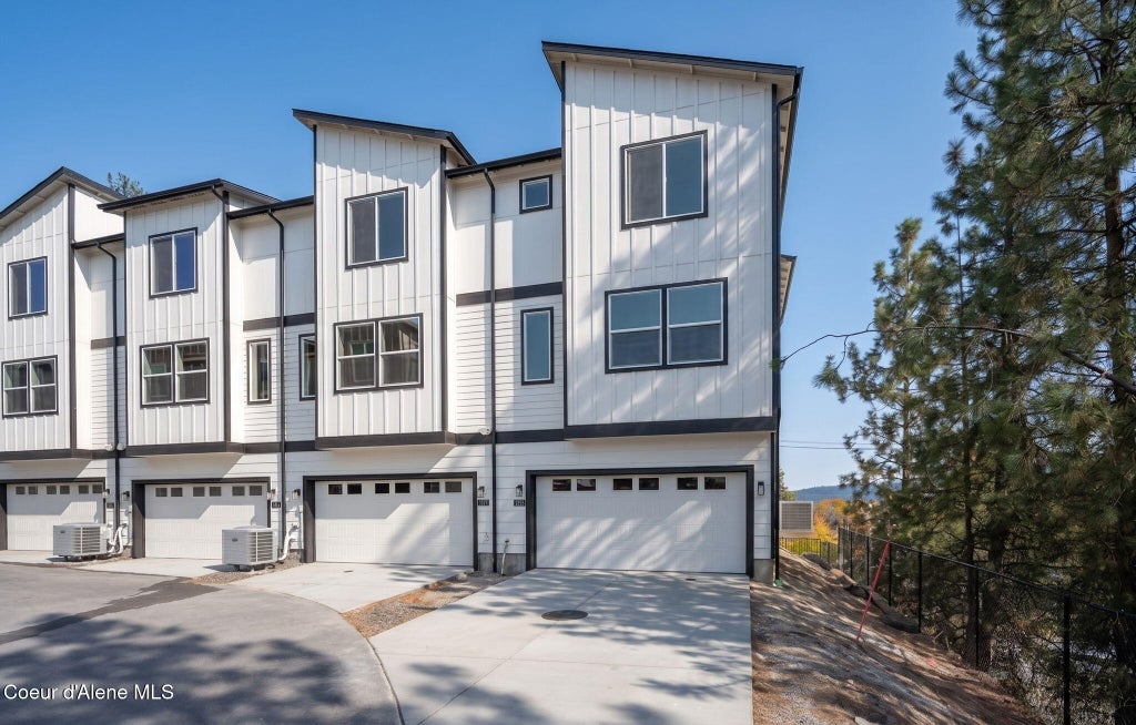 Photo of 1091 Pinewood, Coeur dAlene, ID 83814 (MLS # 26-10118)