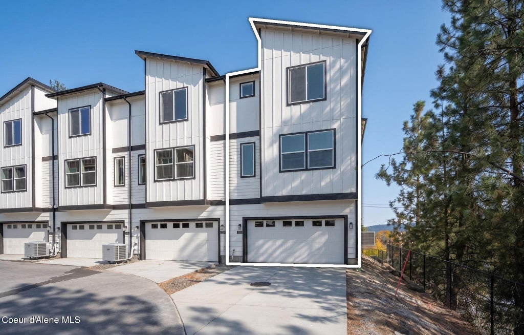 Photo of 1091 Pinewood, Coeur dAlene, ID 83814 (MLS # 26-10118)