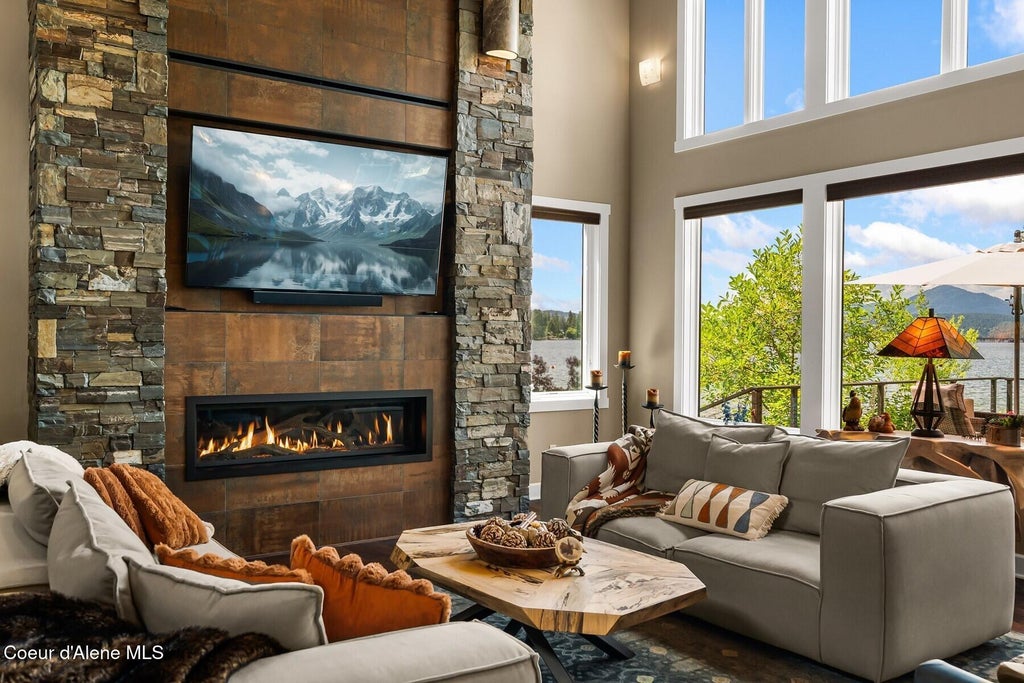 Photo of 32 Crescent LN, Sagle, ID 83860 (MLS # 26-7283)