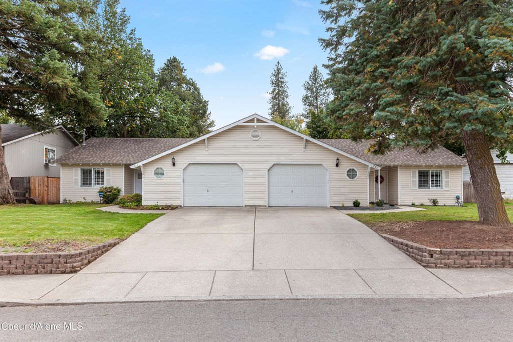 Photo of 722 &amp; 724 SPOKANE, Coeur dAlene, ID 83814 (MLS # 25-10103)