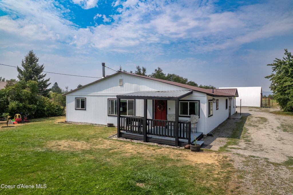 Photo of 1815 Corbin RD, Post Falls, ID 83854 (MLS # 26-7701)