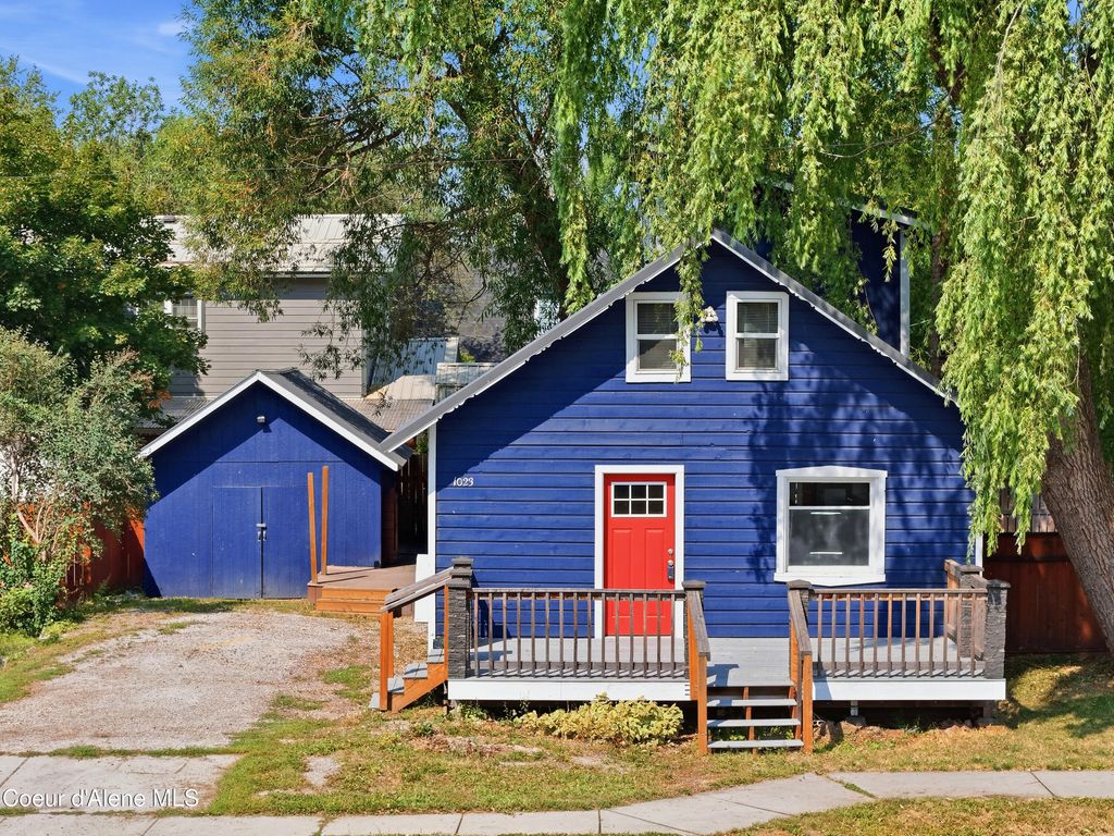Photo of 1023 Washington Ave, Sandpoint, ID 83864 (MLS # 26-7652)