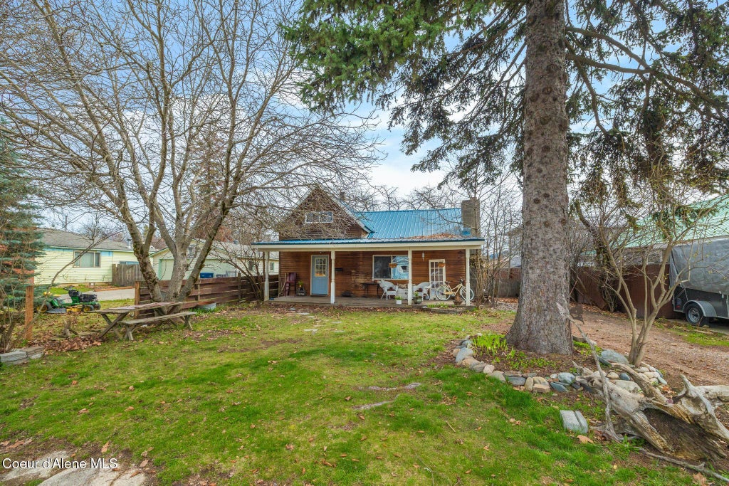 Photo of 329 Florence Ave, Sandpoint, ID 83864 (MLS # 26-7118)